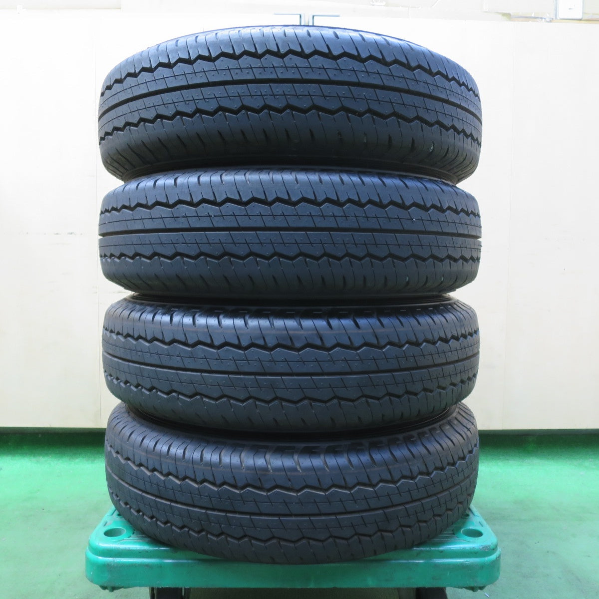 新車外し!24年★トヨタ タウンエース バン 純正 スチール 165/80R14 97/95N ダンロップ SP LT30A 14インチ PCD114.3/5H★5071108イノ