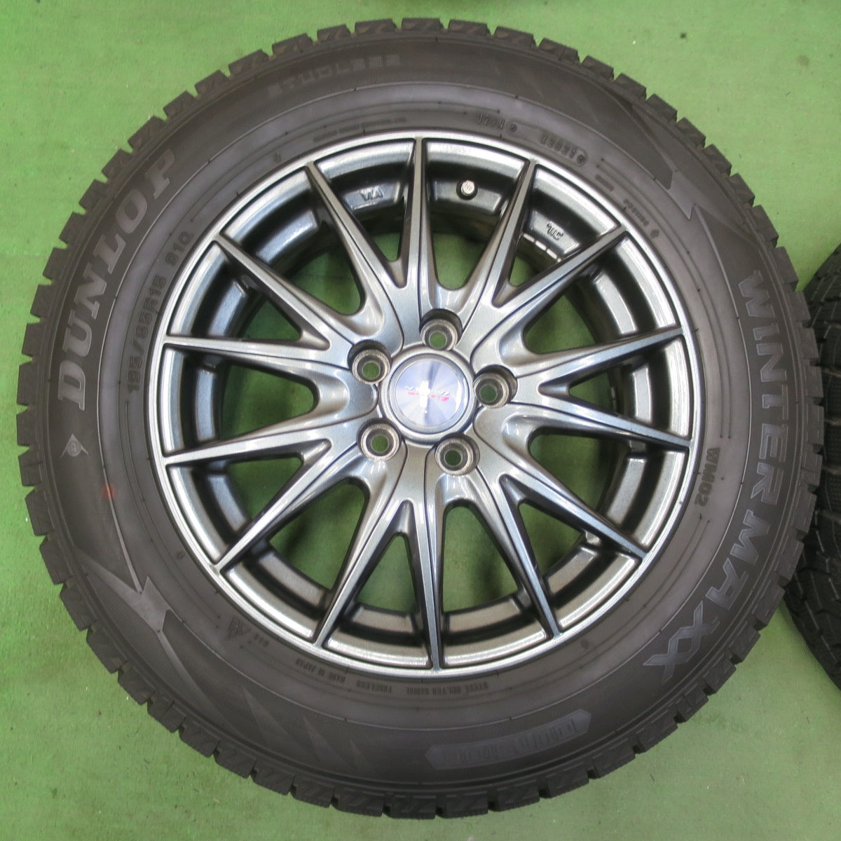 バリ溝!21年!キレイ!9.5分★プリウス 等 195/65R15 スタッドレス ダンロップ ウインターマックス WM02 VELVA SPORTZ ヴェルヴァ 15インチ PCD100/5H★5053105イス