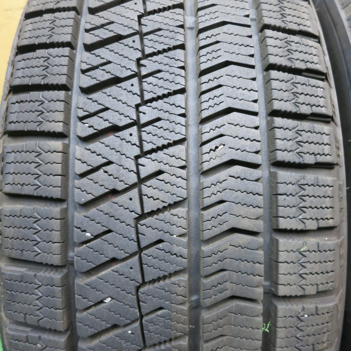 バリ溝!21年!キレイ!9.5分★スタッドレス 225/60R17 ブリヂストン ブリザック VRX2 BALMINUM バルミナ 17インチ PCD114.3/5H★5021103AKス