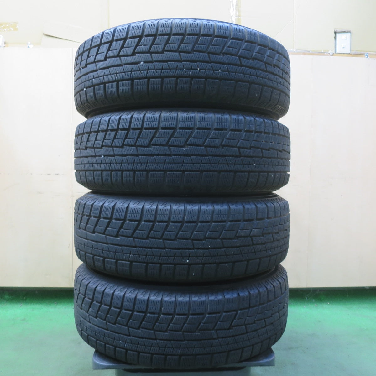 バリ溝!24年!キレイ!9.5分◎スタッドレス 195/65R15 ヨコハマ アイスガード iG60 Exceeder エクシーダー 15インチ PCD114.3/5H◎6072701イス