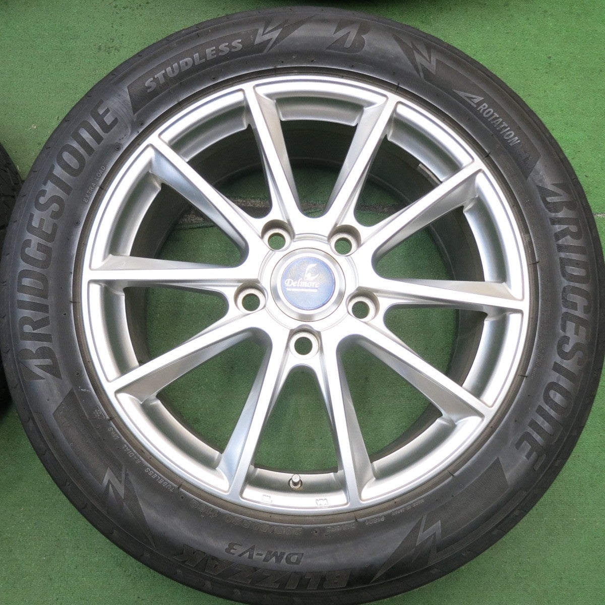 キレイ★レクサス LX 等 285/50R20 スタッドレス ブリヂストン ブリザック DM-V3 Delmore デルモア 20インチ PCD150/5H★5091405HAス