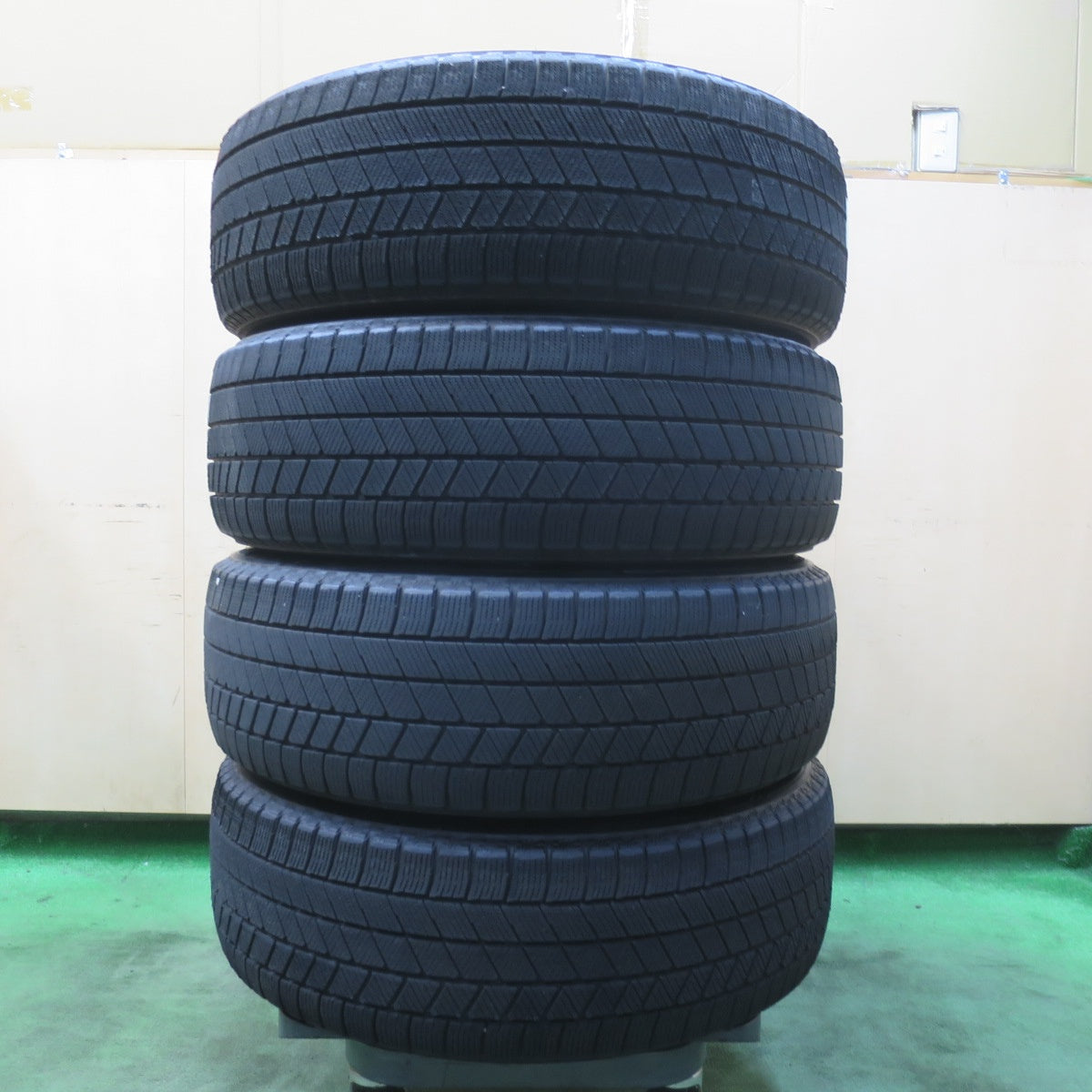 4本価格!21年★日産 E51 エルグランド 純正 215/60R17 スタッドレス ブリヂストン ブリザック VRX3 17インチ PCD114.3/5H★5122001イス