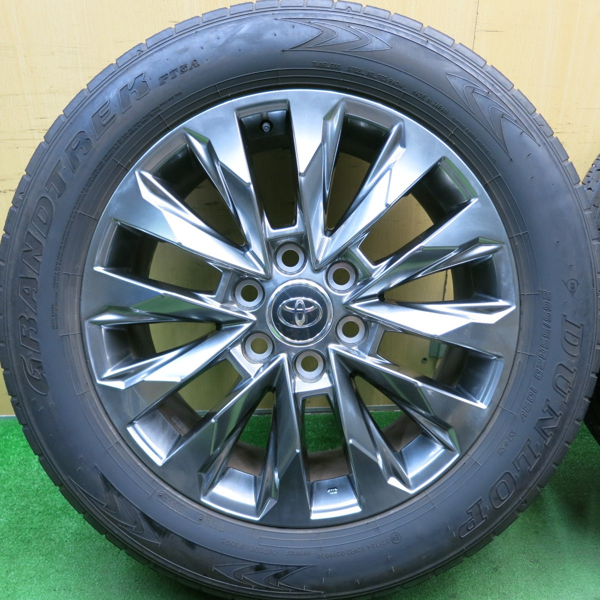 キレイ!23年★トヨタ ランクル 300 ZX 純正 265/55R20 ダンロップ グラントレック PT5A 20インチ PCD139.7/6H★5053008HAノ