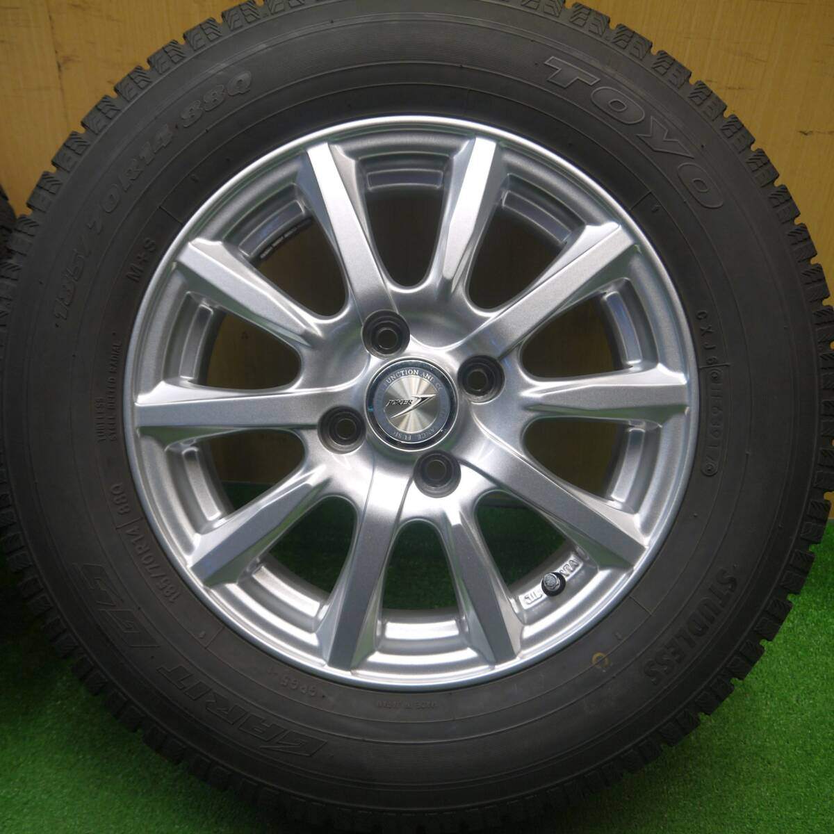 バリ溝!キレイ!9.5分★スタッドレス 185/70R14 トーヨー ガリット G5 JOKER ジョーカー 14インチ PCD100/4H★4112702Hス