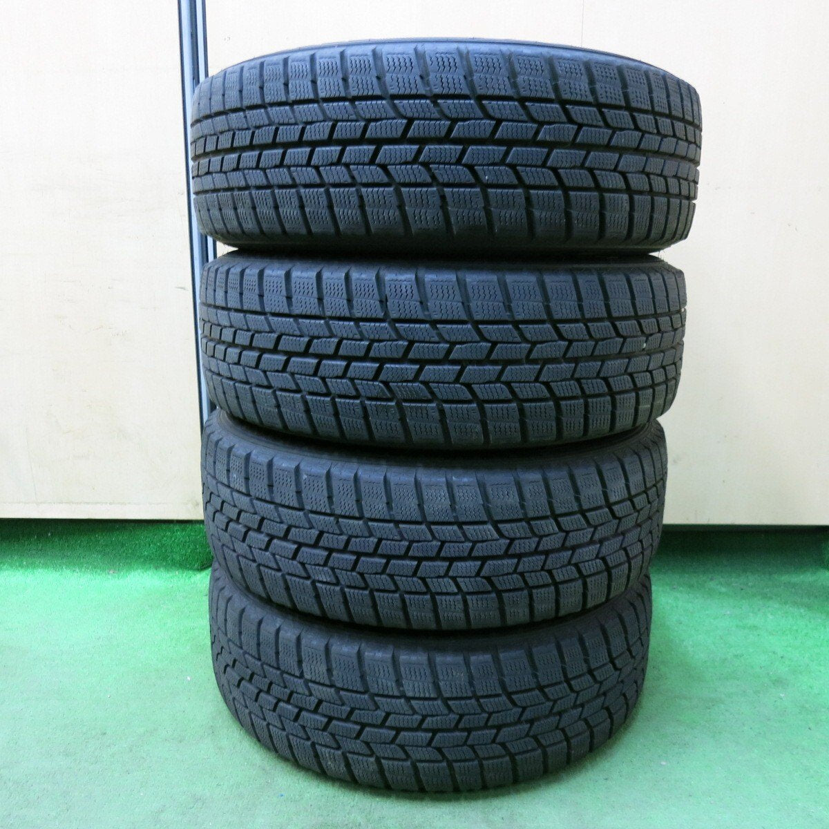 バリ溝!キレイ!9分★シエンタ 等 185/60R15 スタッドレス グッドイヤー アイスナビ6 VELVA KEVIN ヴェルヴァ 15インチ PCD100/5H★5010808SYス