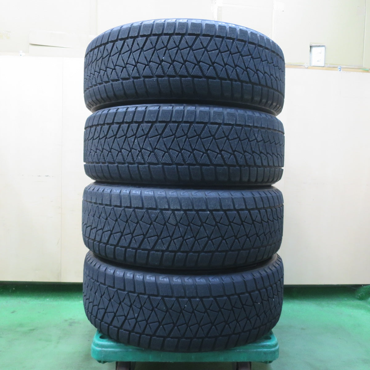キレイ★レクサス RX Fスポーツ 純正 235/55R19 スタッドレス ブリヂストン ブリザック DM-V2 19インチ PCD114.3/5H★6030310イス