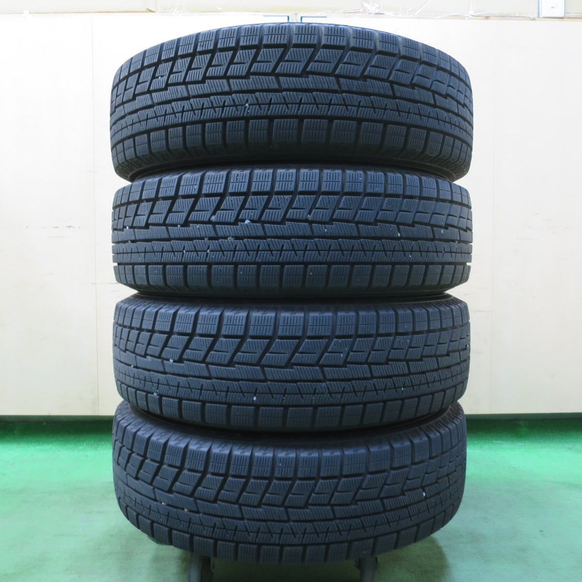 バリ溝!23年!キレイ!9.5分★スタッドレス 195/65R16 ヨコハマ アイスガード iG60 Fang ファング 16インチ PCD100/4H★5040910イス