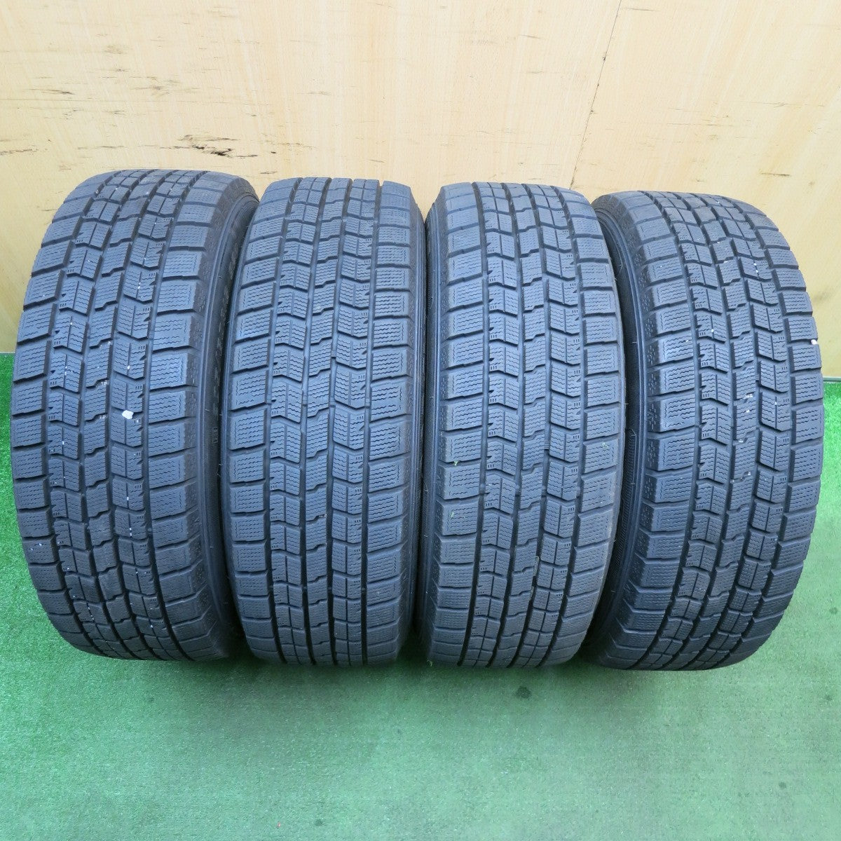 バリ溝!22年!9.5分以上★スタッドレス 205/60R16 グッドイヤー アイスナビ7 JOKER ジョーカー 16インチ PCD114.3/5H★5050702NJス