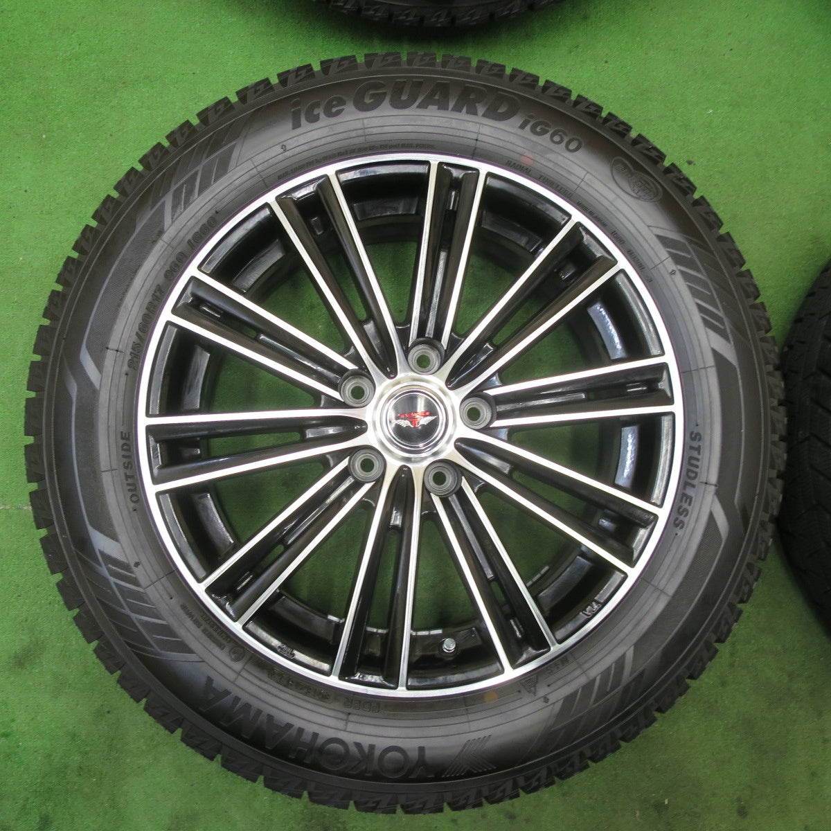 超バリ溝!22年!キレイ!ほぼ10分★スタッドレス 215/60R17 ヨコハマ アイスガード iG60 TEAD テッド 17インチ PCD114.3/5H★5090401TTス