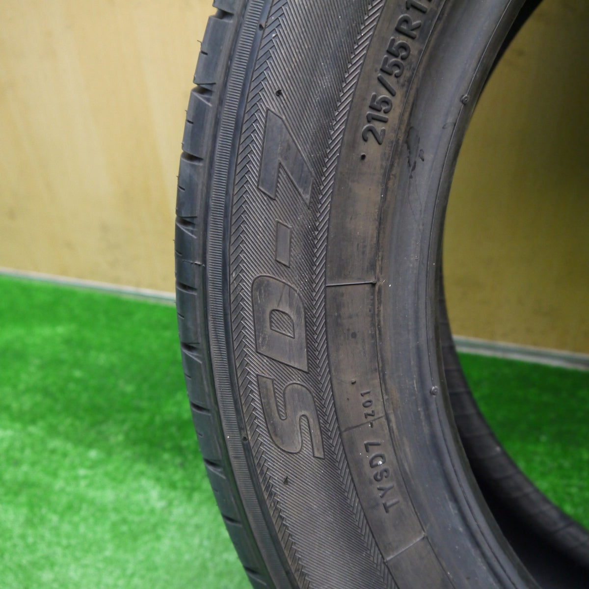 新車外し!1本★215/55R17 トーヨー SD-7 タイヤ 17インチ クラウン カムリ ヴェゼル スカイライン フォレスター 等★5110411Hノタ