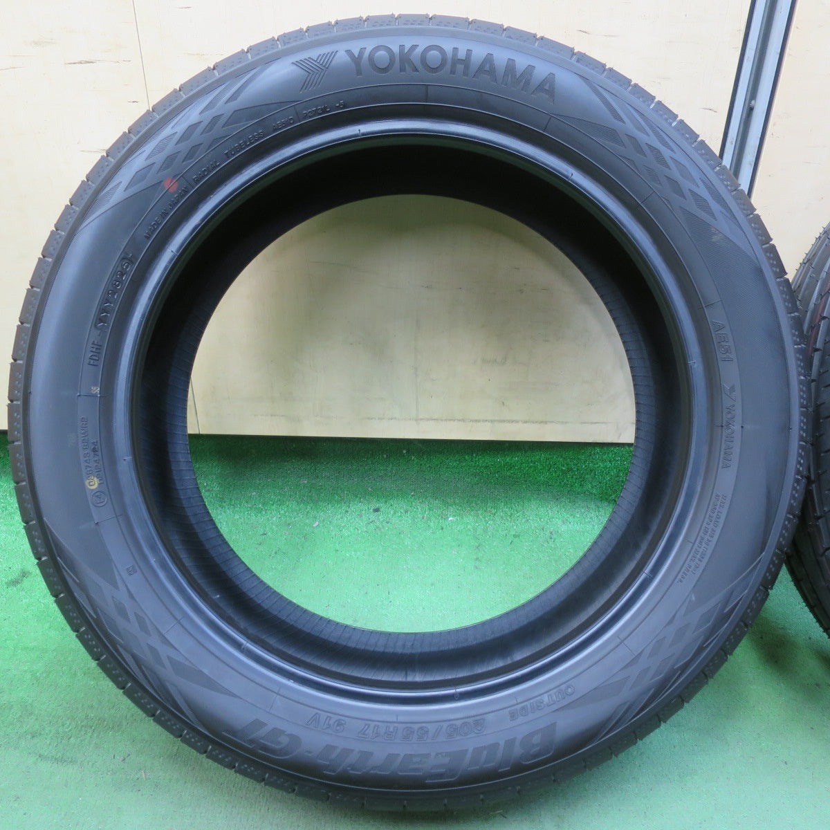 新車外し!25年★205/55R17 ヨコハマ BluEarth-GT AE51 ブルーアース タイヤ 17インチ ノア ヴォクシー 等★5092709イノタ