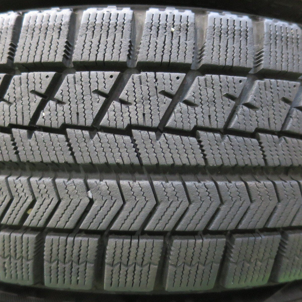 キレイ★スタッドレス 175/65R15 ブリヂストン ブリザック VRX BALMINUM バルミナ 15インチ PCD100/4H★5021004イス