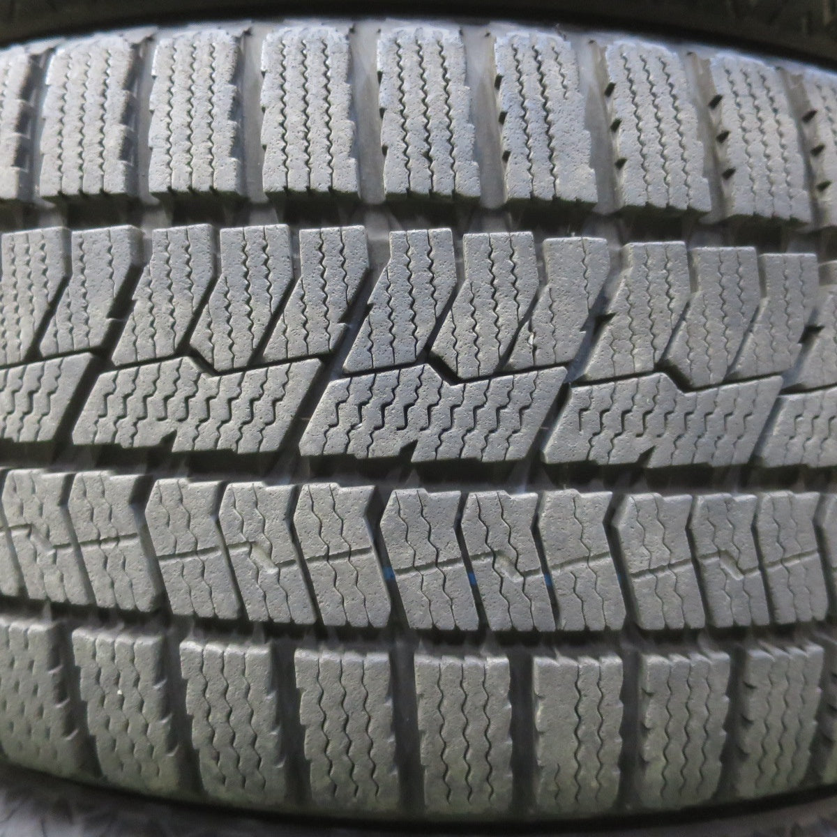 バリ溝!23年!キレイ!9.5分◎インプレッサ 等 205/55R16 スタッドレス トーヨー オブザーブ GIZ2 BALMINUM KR10 バルミナ 16インチ PCD100/5H◎6101306イス