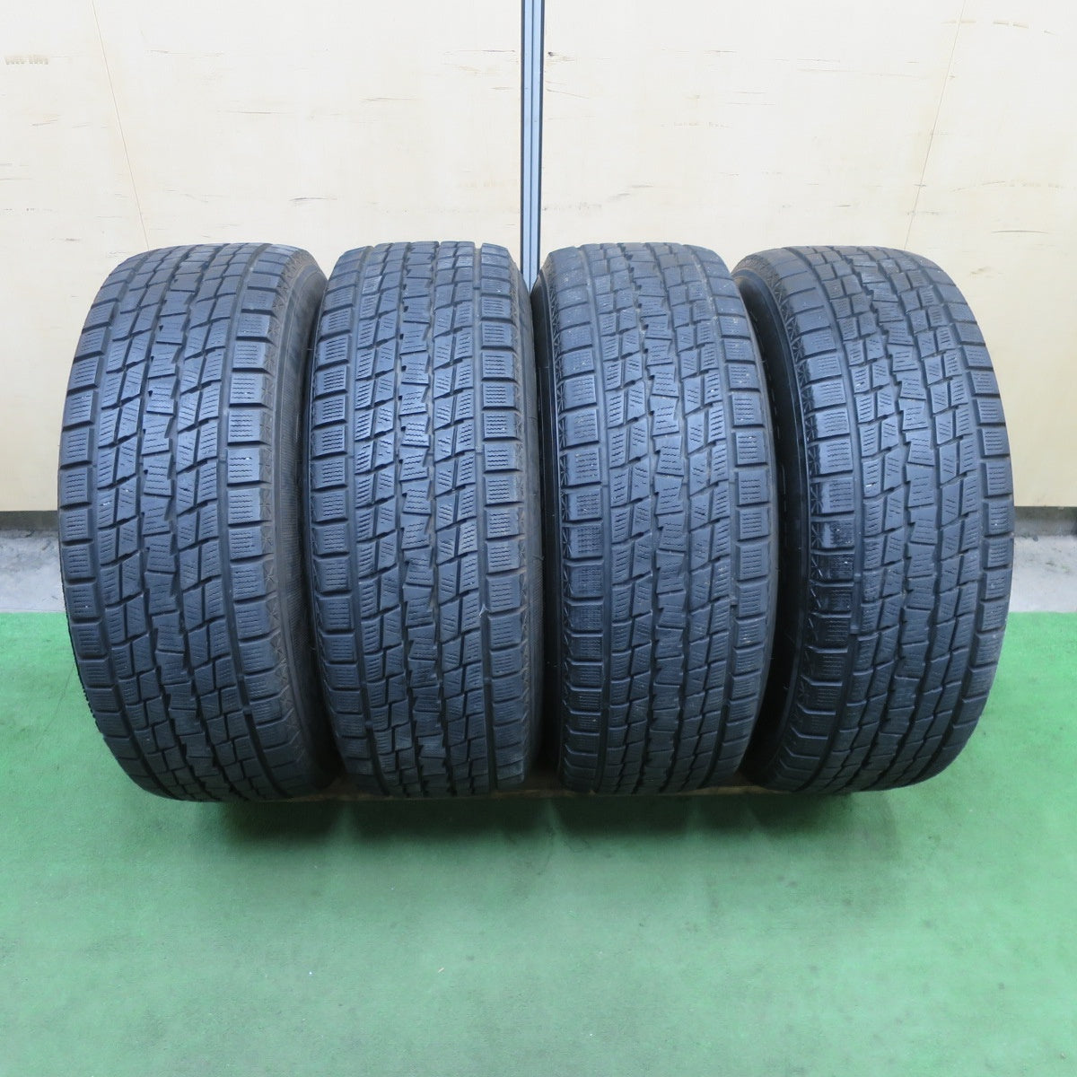 バリ溝!キレイ!9分★LOXARNY ROCK KELLY MX 632 265/65R17 スタッドレス グッドイヤー アイスナビ SUV ロクサーニ ロックケリー 17インチ PCD139.7/6H★6042303TTス