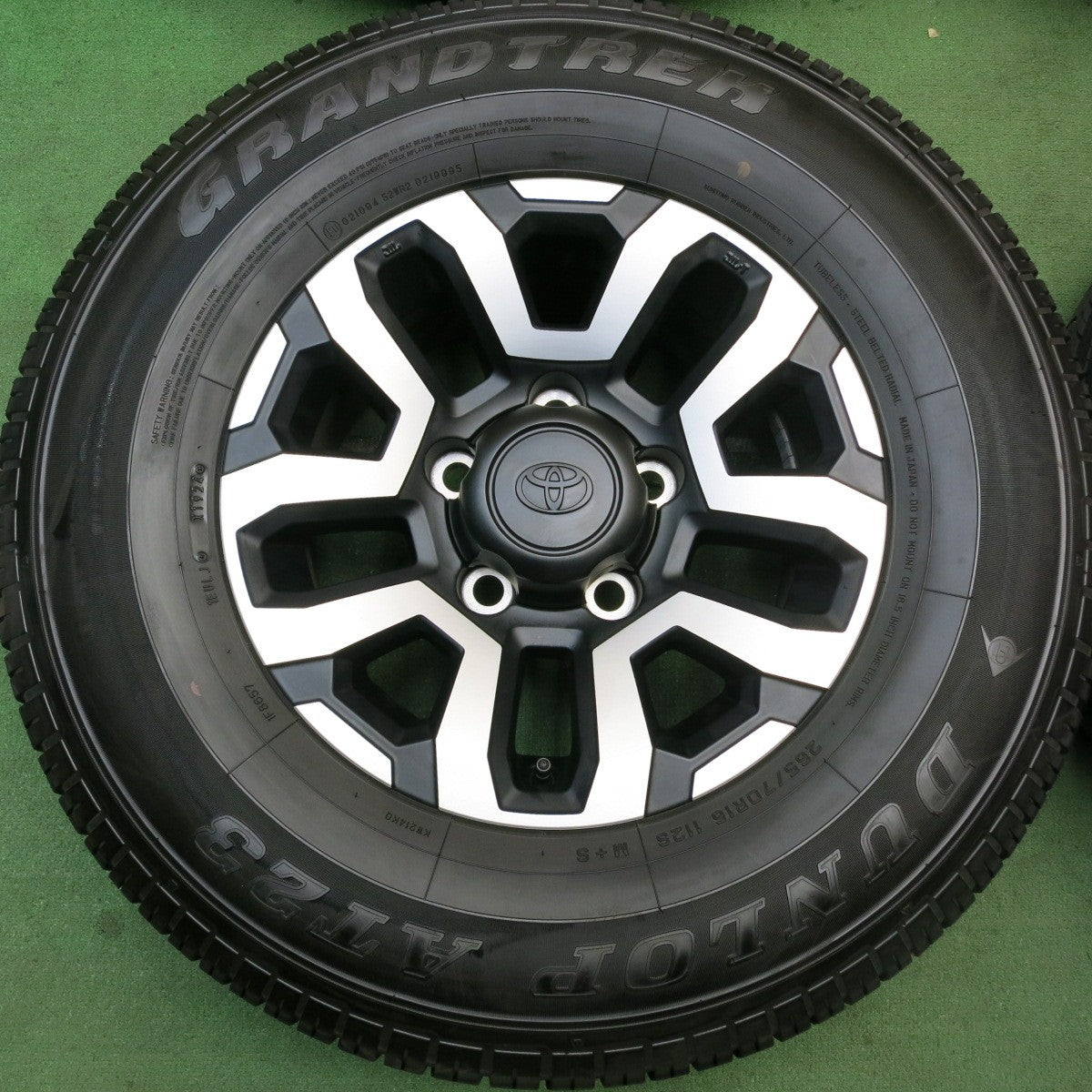 ほぼ新車外し!24年★トヨタ 70系 ランクル 純正 265/70R16 ダンロップ AT23 グラントレック 16インチ PCD150/5H★5072707HAノ
