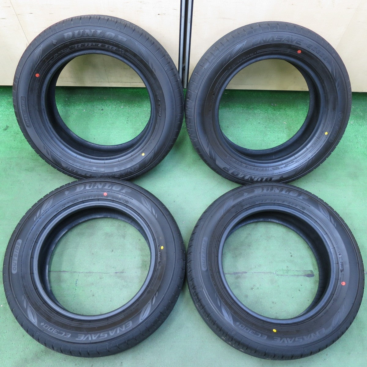新車外し!25年★185/65R15 ダンロップ エナセーブ EC300+ タイヤ 15インチ アクア シエンタ フィット フリード カローラ 等★5091109イノタ