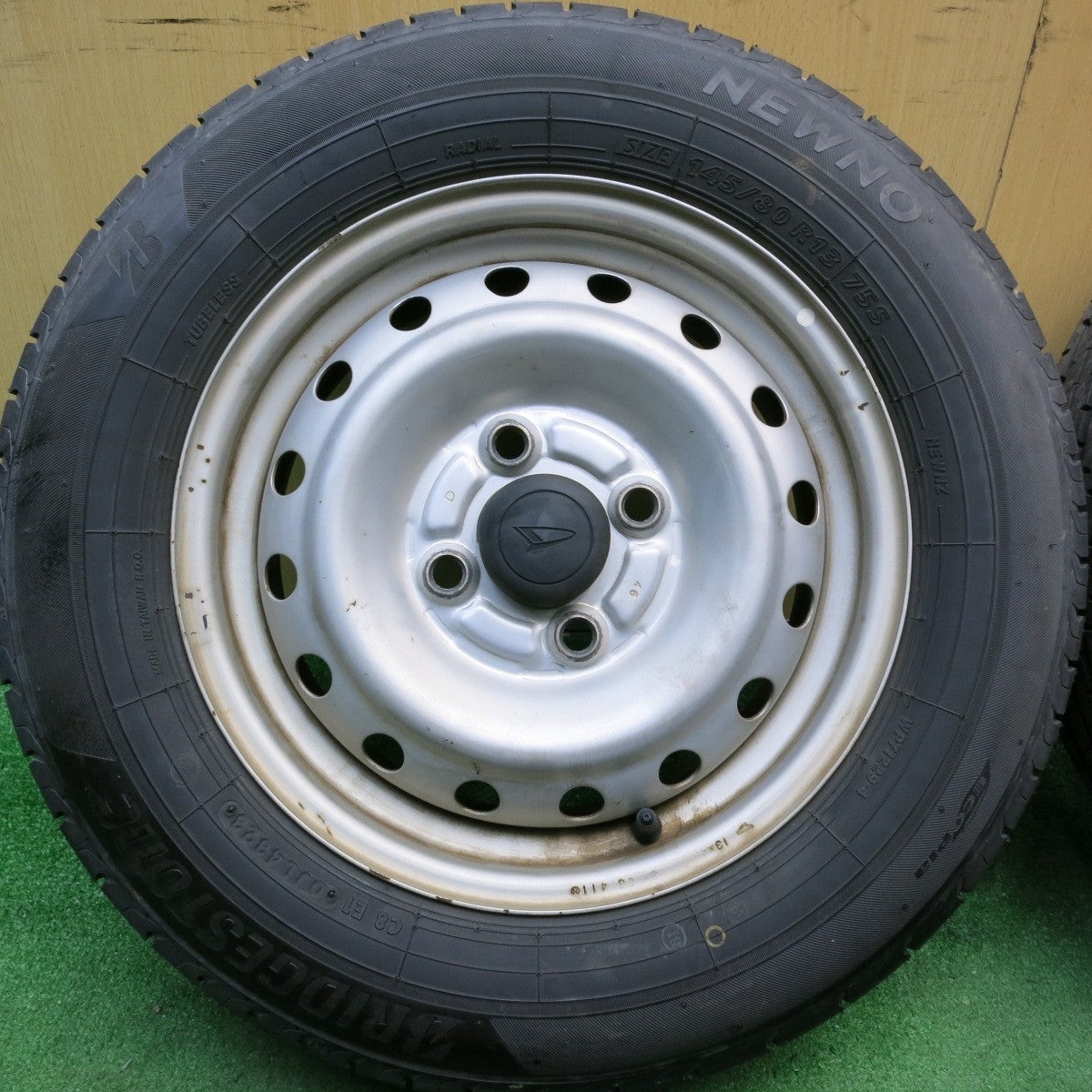 バリ溝!23年!9.5分以上★ダイハツ ミラ アトレー 等 純正 スチール 145/80R13 ブリヂストン NEWNO ニューノ 13インチ PCD100/4H★5061606AKノ