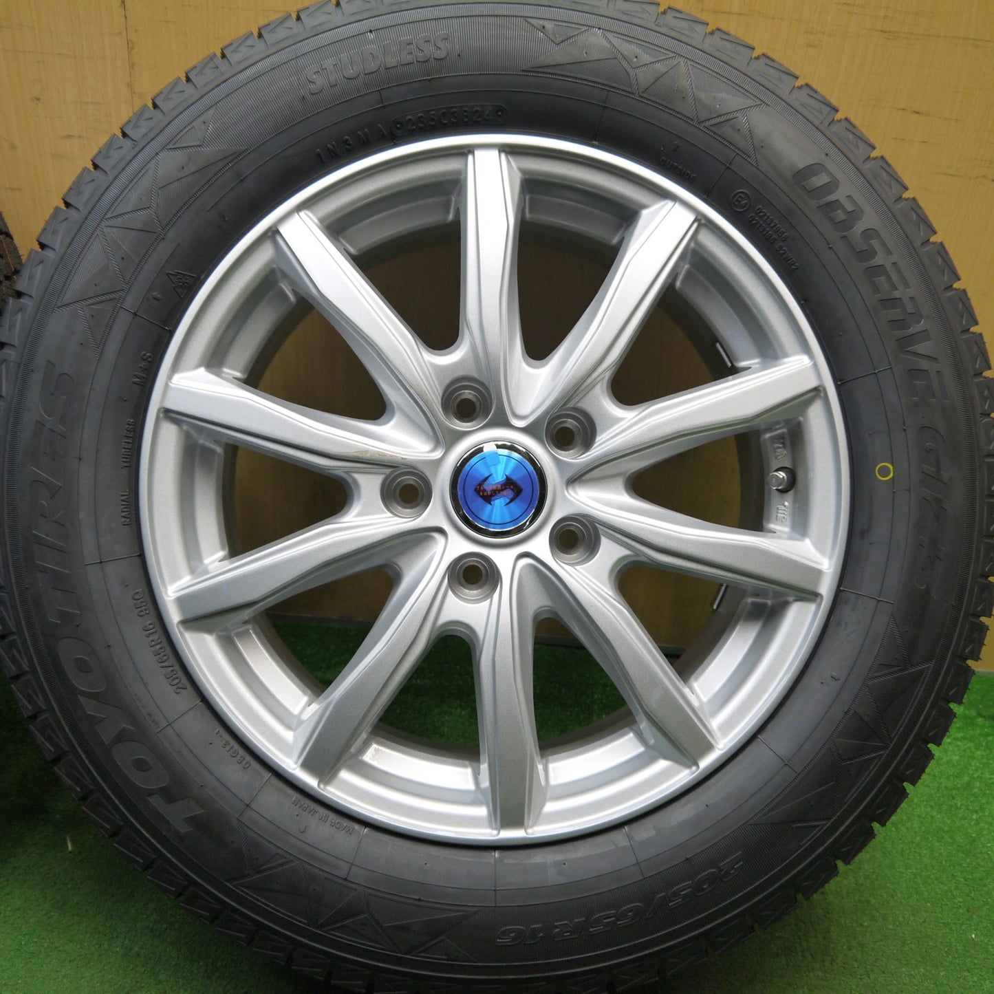 未使用!24年★スタッドレス 205/65R16 トーヨー オブザーブ GIZ3 weds ウェッズ 16インチ PCD114.3/5H★5042509Hス