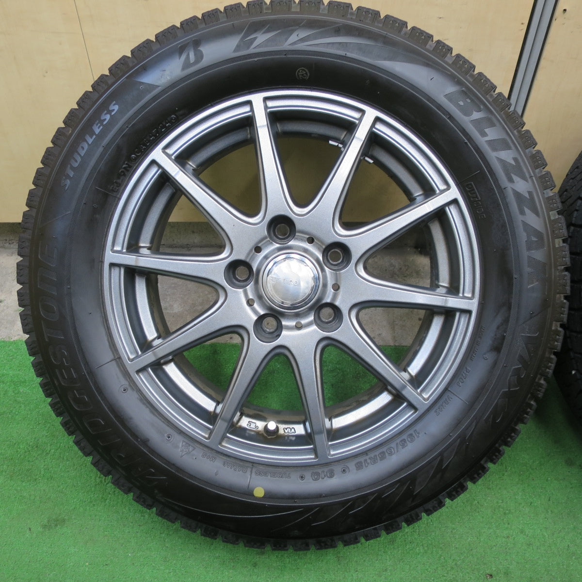 バリ溝!24年!キレイ!9.5分以上★スタッドレス 195/65R15 ブリヂストン ブリザック VRX2 TIRO 15インチ PCD114.3/5H★5090702TTス