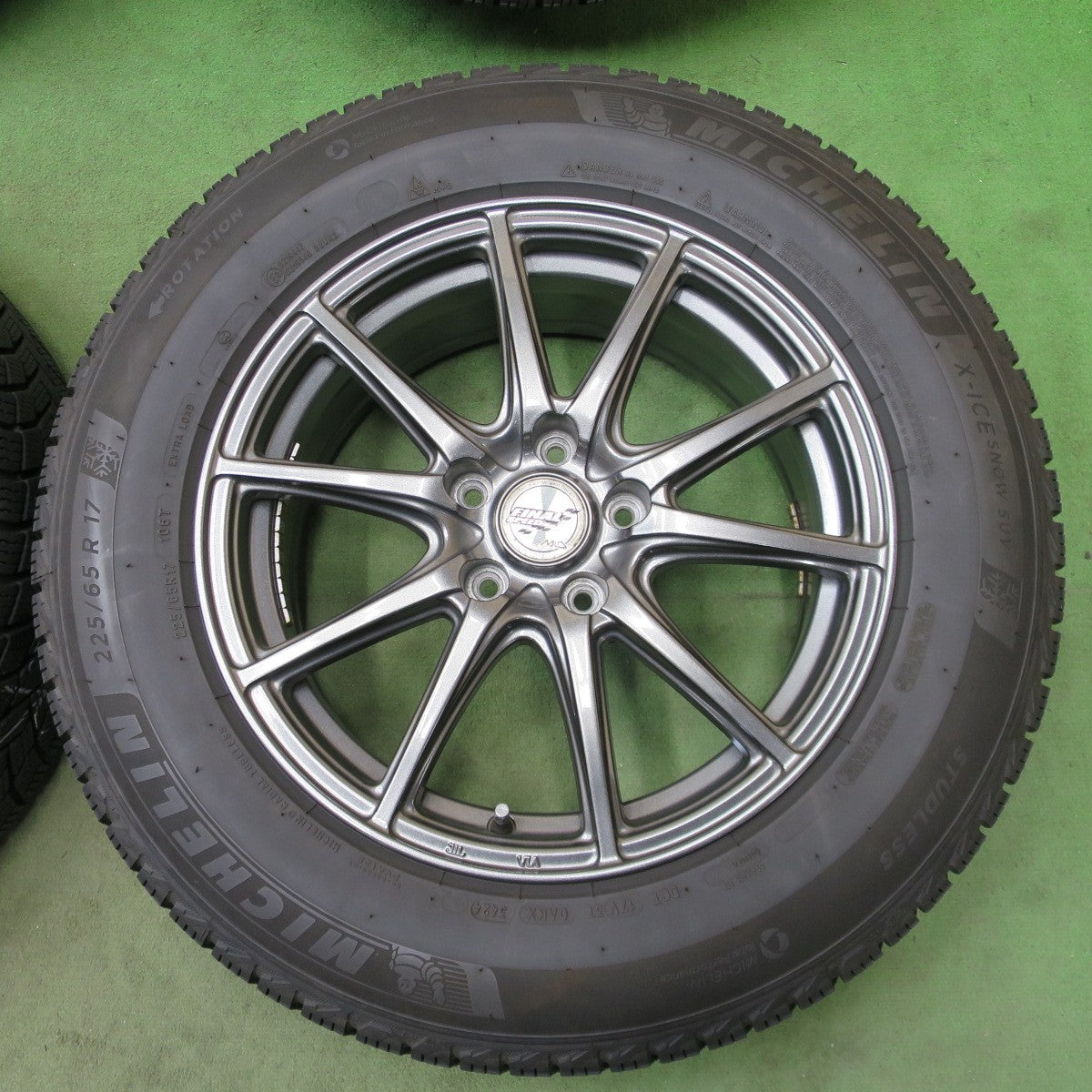 バリ溝!24年!キレイ!9分◎スタッドレス 225/65R17 ミシュラン X-ICE SNOW SUV FINAL SPEED MiD ファイナルスピード 17インチ PCD114.3/5H◎6101903NGス