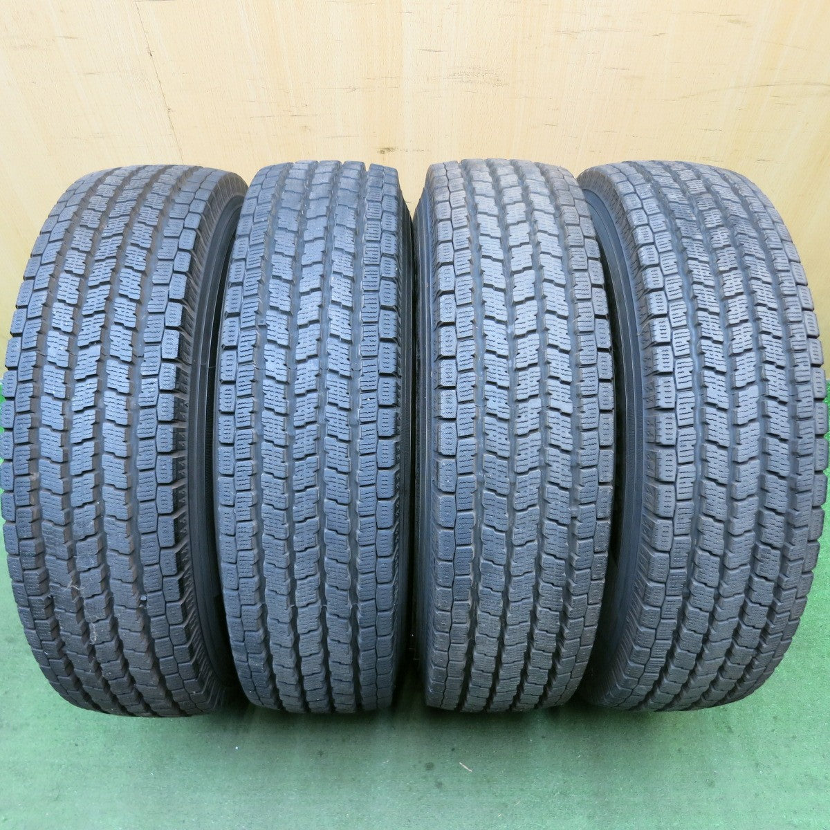 バリ溝!21年!9.5分★ハイエース 等 スタッドレス 195/80R15 107/105L ヨコハマ アイスガード iG91 ROADMAX MiD 15インチ PCD139.7/6H★5092510HAス