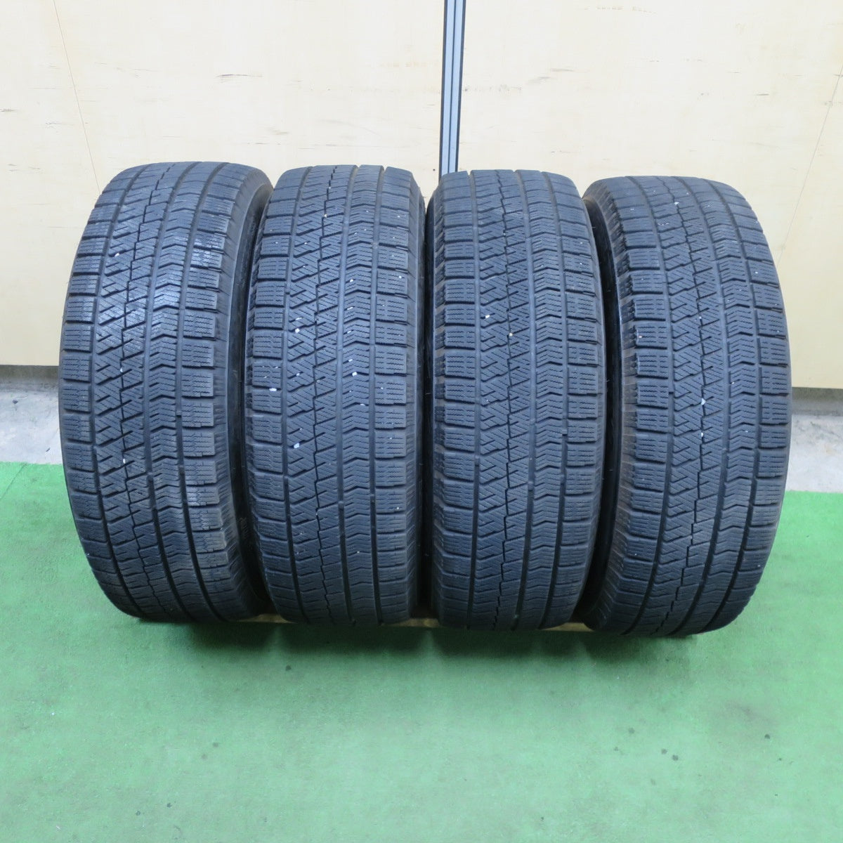 バリ溝!9分★スタッドレス 215/65R16 ブリヂストン ブリザック VRX2 TOPRUN トップラン 16インチ PCD114.3/5H★6022105TTス