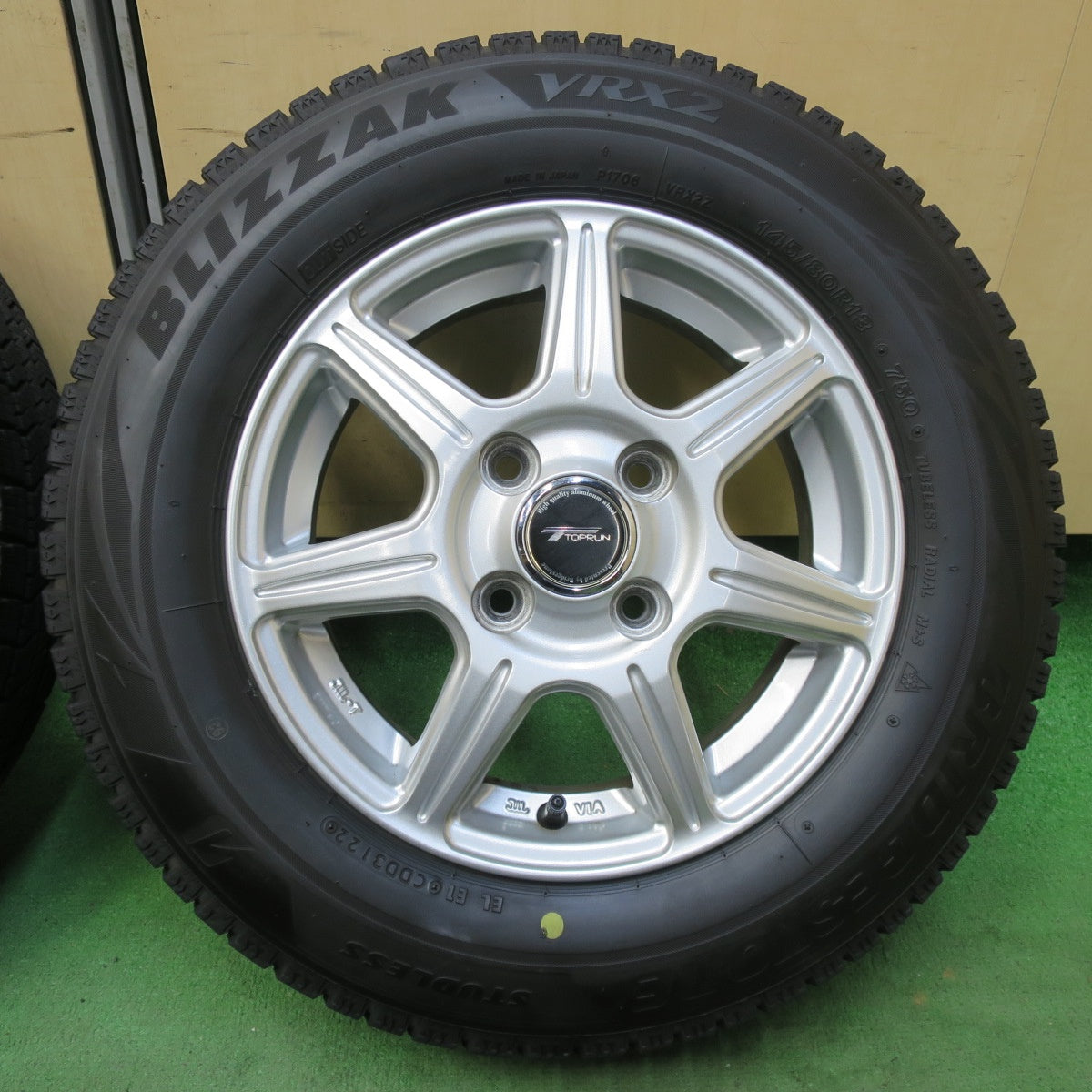 キレイ!22年★スタッドレス 145/80R13 ブリヂストン ブリザック VRX2 TOPRUN トップラン 13インチ PCD100/4H★5093014イス