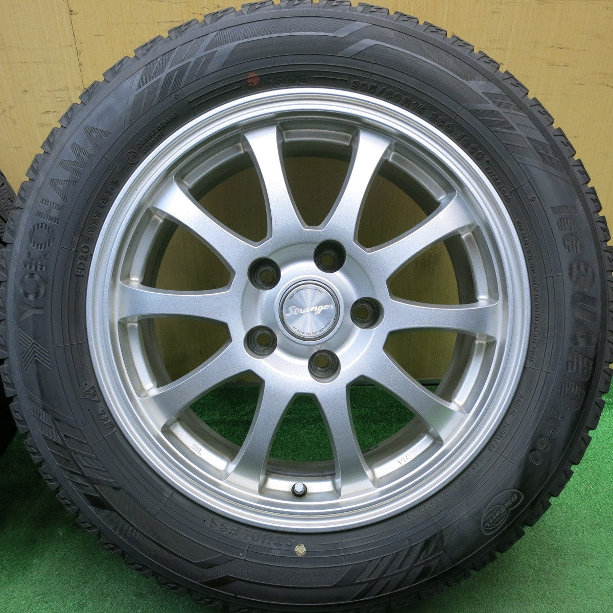 バリ溝!9.5分★スタッドレス 205/60R16 ヨコハマ アイスガード iG60 Stranger ストレンジャー 16インチ PCD114.3/5H★5060606AKス