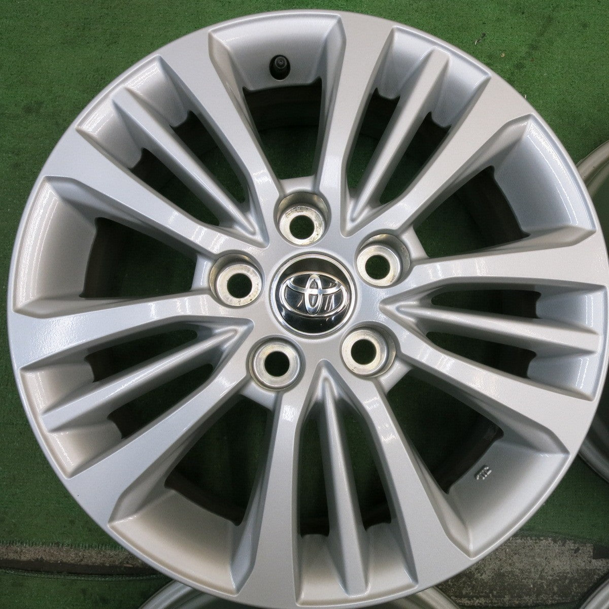 キレイ★トヨタ 90系 ノア ヴォクシー 純正 ホイール 16インチ 16×6J PCD114.3/5H★5081511HAホ