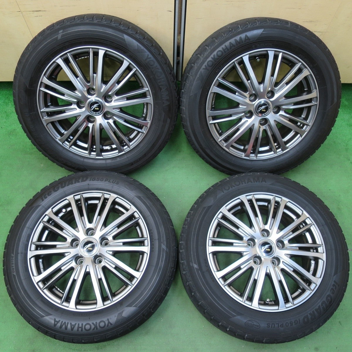 キレイ★スタッドレス 205/60R16 ヨコハマ アイスガード iG50 プラス Fang ファング 16インチ PCD114.3/5H★5022114イス