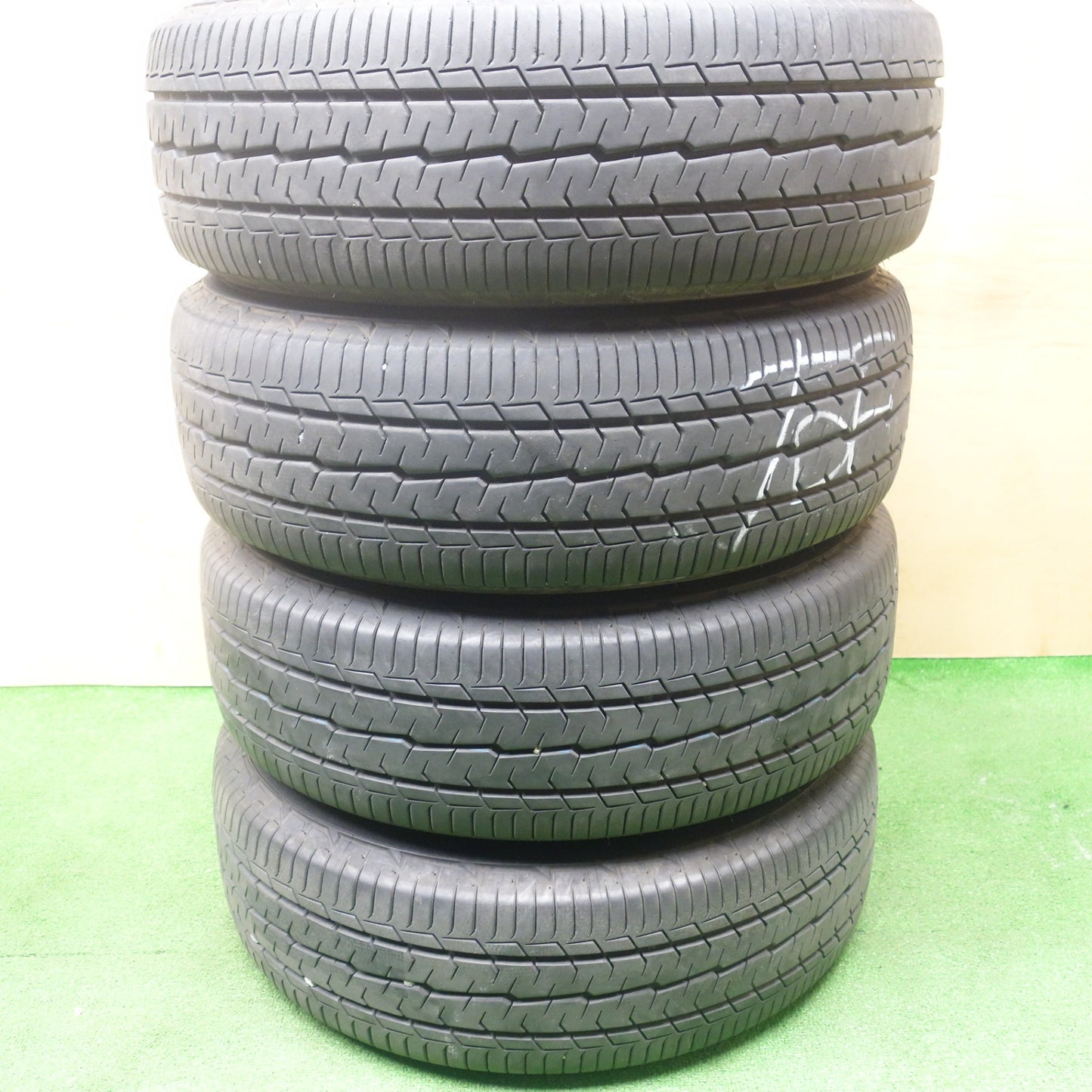 バリ溝!25年!キレイ!9.5分★215/65R16 トーヨー H30 WEDS ADVENTURE スタットベルク ウェッズ アドベンチャー 16インチ PCD139.7/6H★6012401KTノ