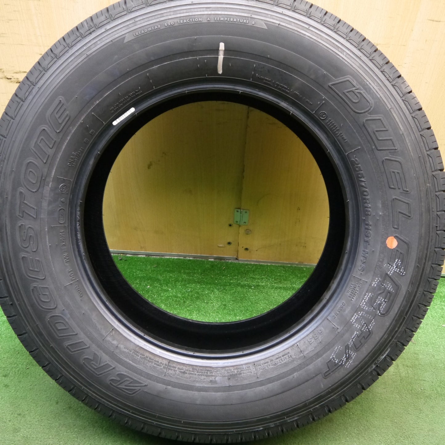新車外し!25年!1本★255/70R18 ブリヂストン デューラー H/T 685 DUELER タイヤ 18インチ ジープ ラングラー 等★5060303Hノタ