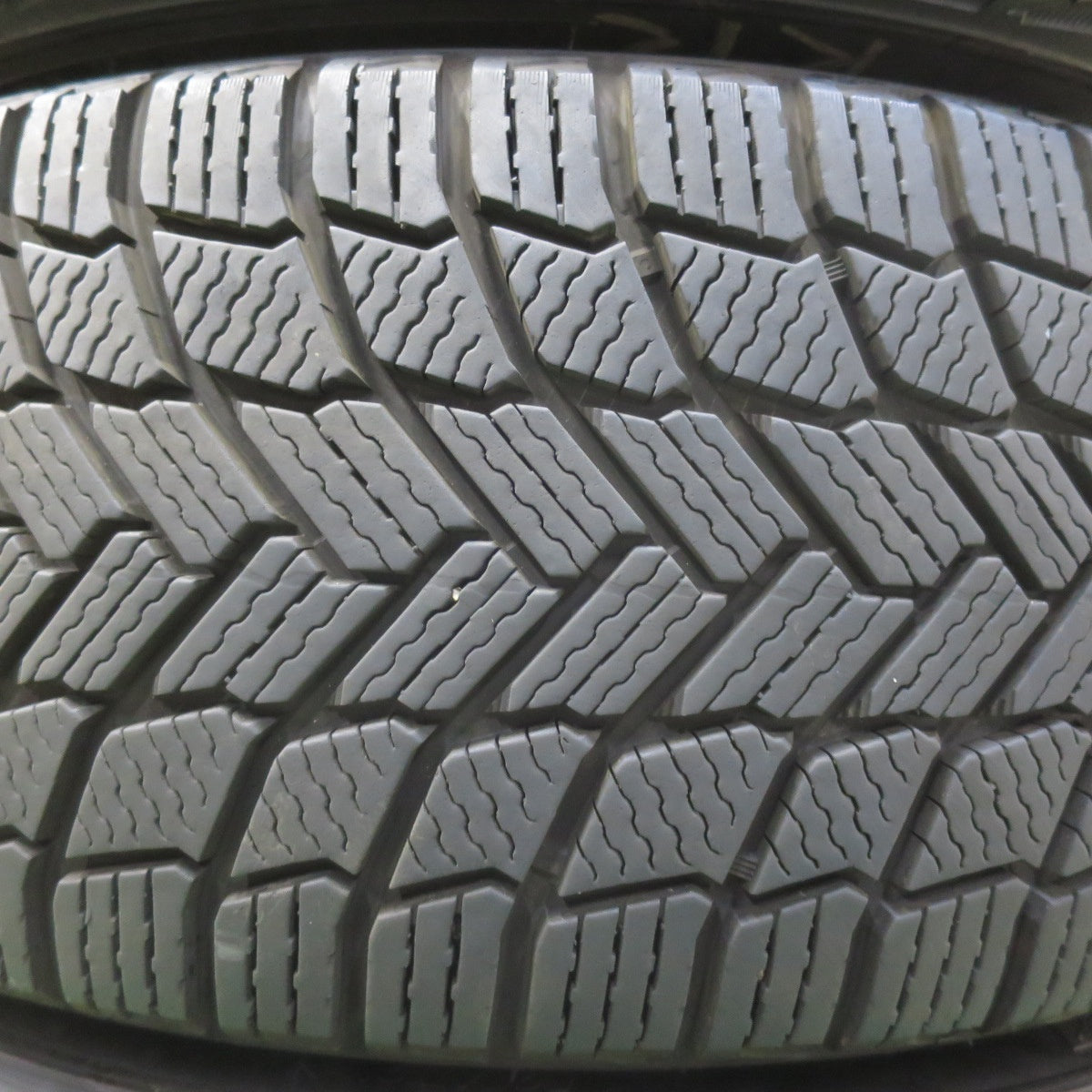 バリ溝!22年!9.5分★BMW 等 AGA TAS WELT 225/45R18 スタッドレス ミシュラン X-ICE SNOW 18インチ ヴェルト PCD120/5H★5061804イス