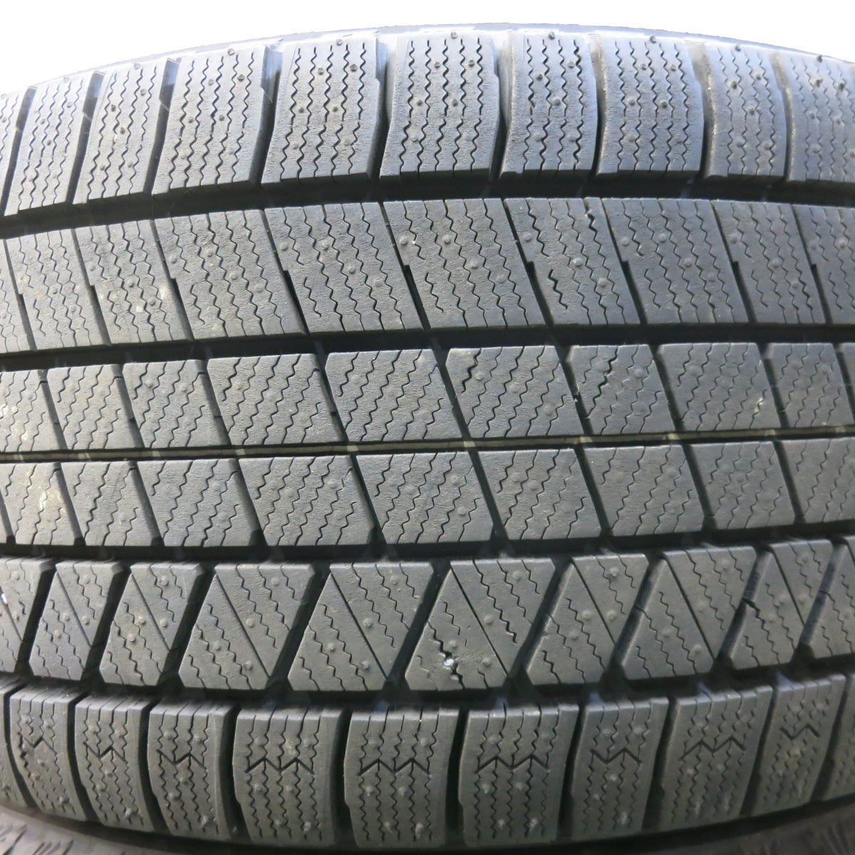 バリ溝!24年!キレイ!9.5分以上★BMW 等 IRVINE F01 245/50R18 スタッドレス ブリヂストン ブリザック VRX3 アーヴィン 18インチ PCD120/5H★5092601SKス