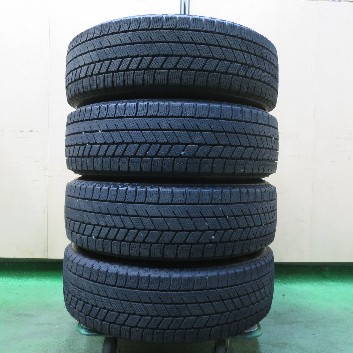 バリ溝!24年!9.5分★スタッドレス 175/65R15 ブリヂストン ブリザック VRX3 AIRNOVA SA10 エアノヴァ 15インチ PCD100/4H★5112411イス