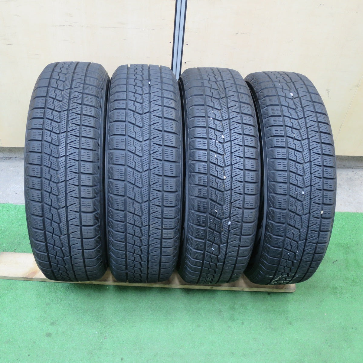 バリ溝!21年!キレイ!9.5分★スタッドレス 175/65R15 ヨコハマ アイスガード iG70 JOKER ジョーカー 15インチ PCD100/4H★5060303TTス