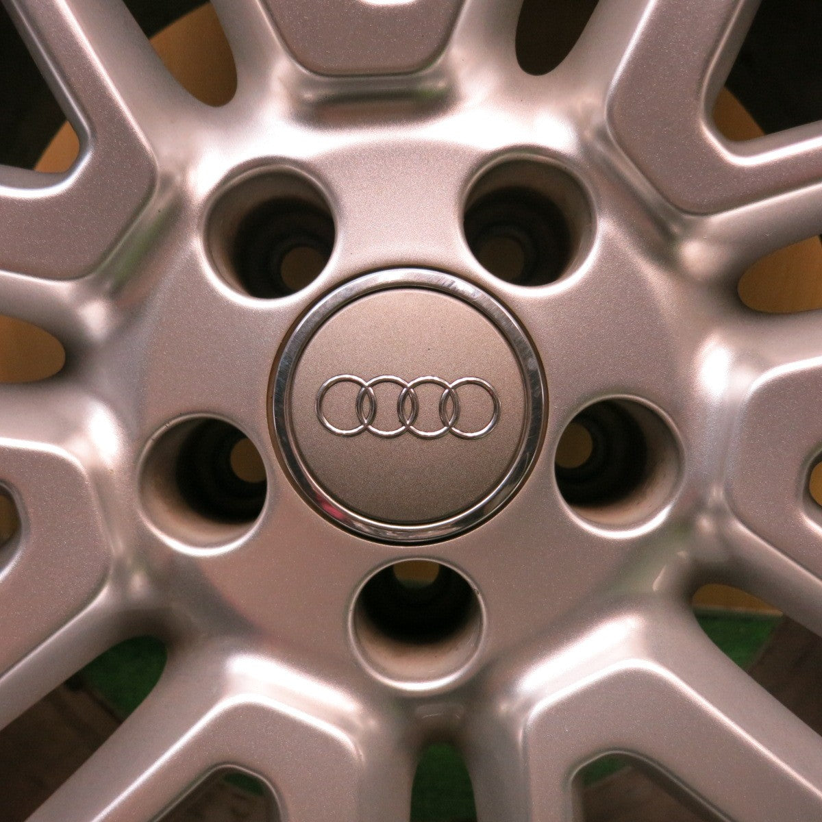 バリ溝!キレイ!9.5分★アウディ A7 4G Sライン 純正 255/40R19 ピレリ PZERO TM Pゼロ 19インチ PCD112/5H★5072606HAノ