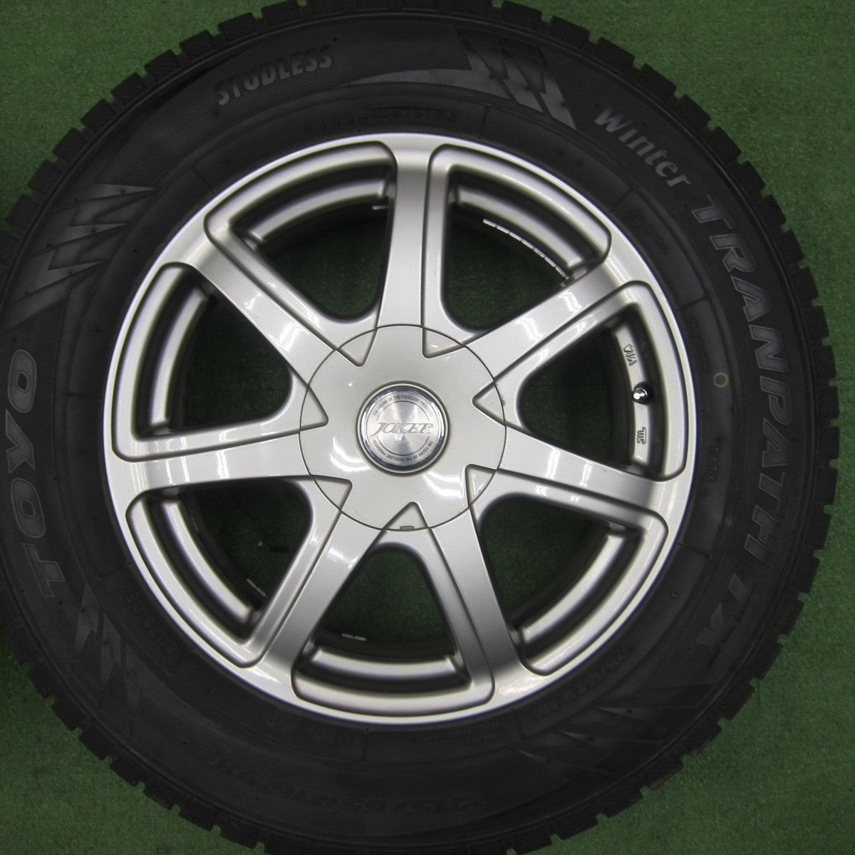 バリ溝!キレイ!9分★スタッドレス 215/65R16 トーヨー ウインター トランパス TX JOKER ジョーカー 16インチ PCD114.3/5H★4121410TNス