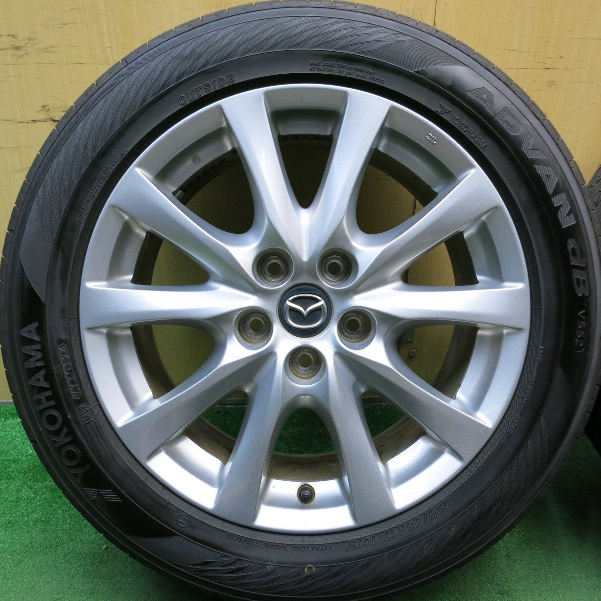 バリ溝!24年!9.5分★マツダ アテンザ 純正 225/55R17 ヨコハマ アドバン dB V552 17インチ PCD114.3/5H★5053003HAノ