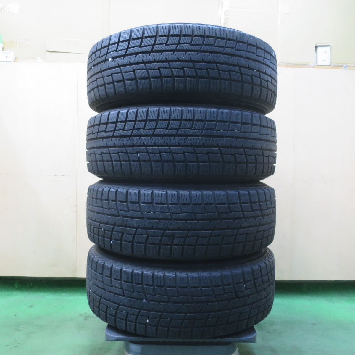 バリ溝!24年!9.5分★スタッドレス 215/65R16 ヨコハマ アイスガード iG52C ALZE 社外 アルミ 16インチ PCD114.3/5H★6030305イス