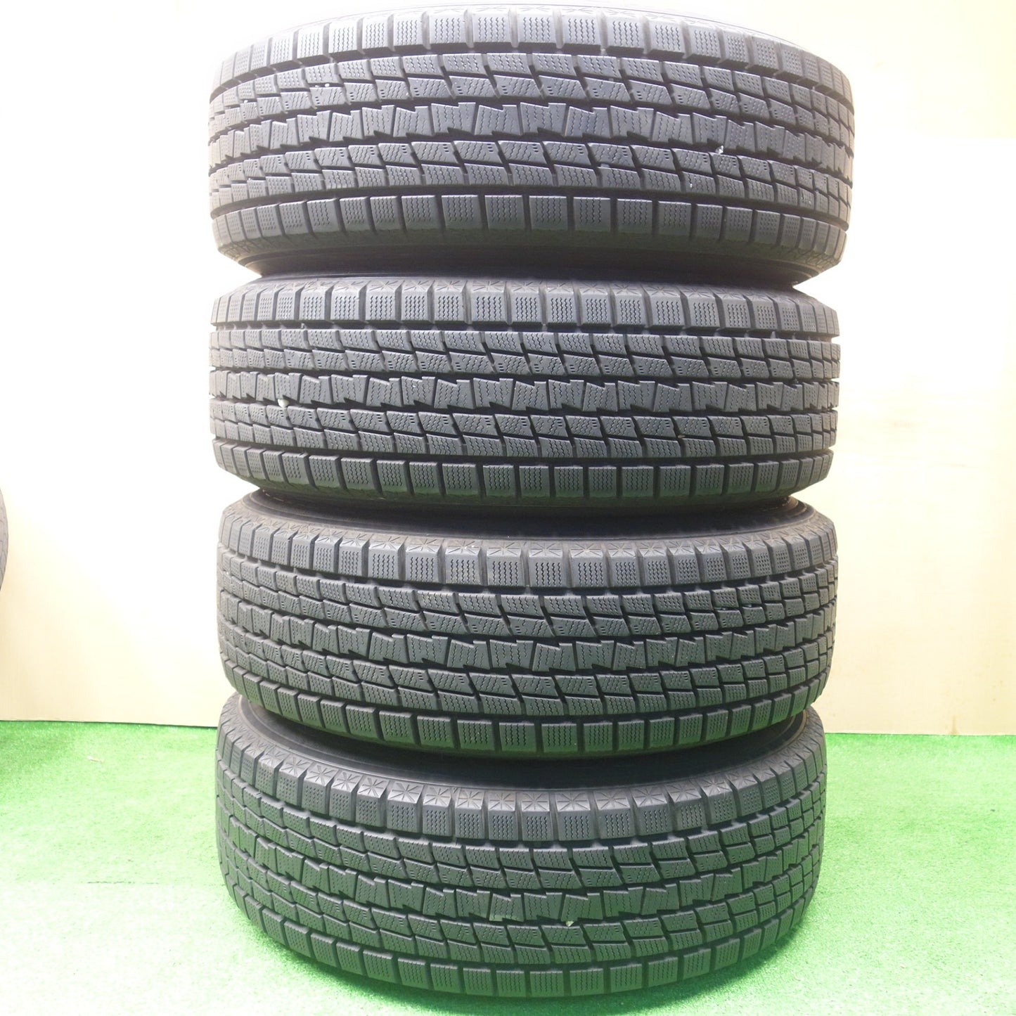 バリ溝!キレイ!9.5分★スタッドレス 225/65R17 グッドイヤー アイスナビ SUV ravrion RS01 ラブリオン 17インチ PCD114.3/5H★5122106KTス