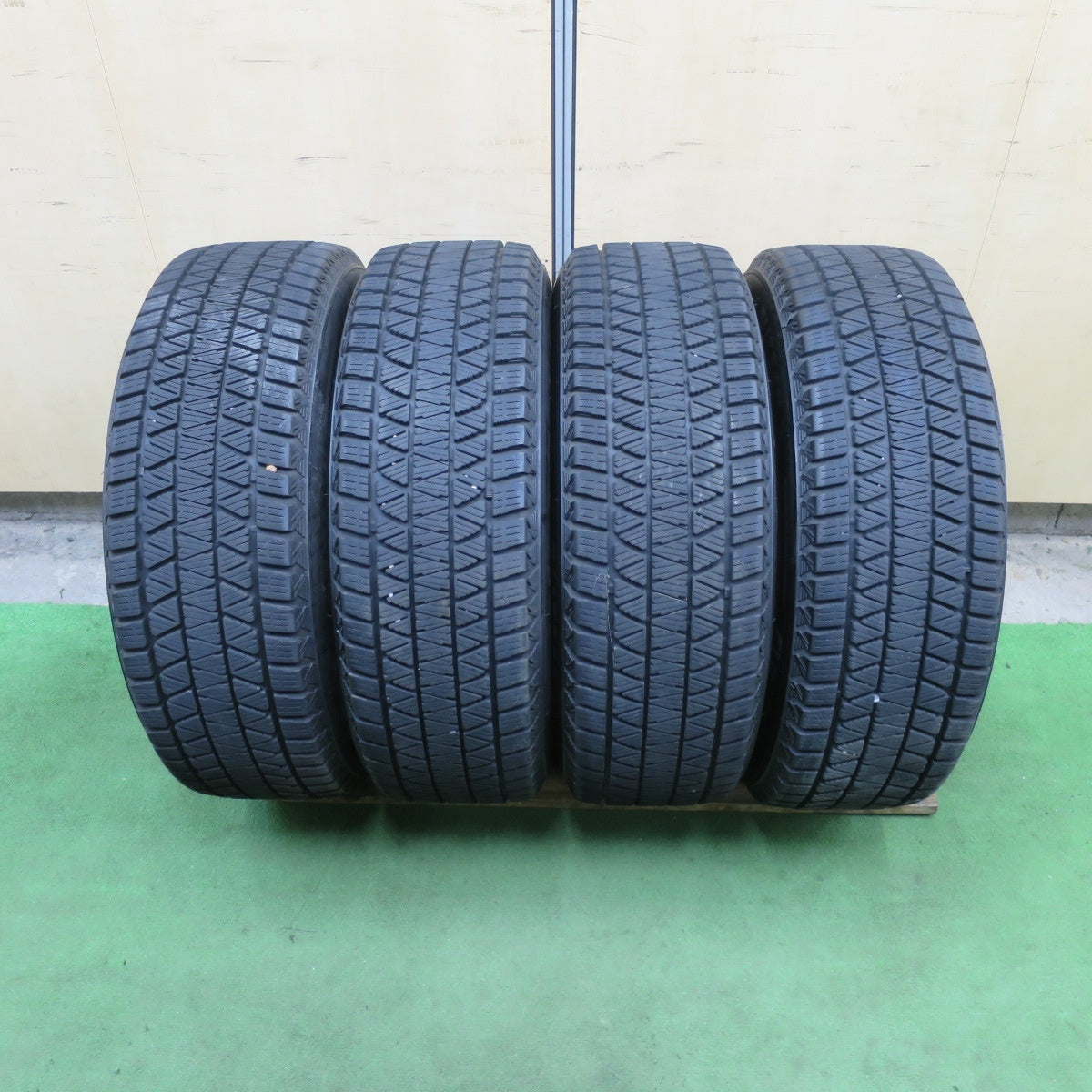 キレイ★スタッドレス 225/65R17 ブリヂストン ブリザック DM-V3 TOPRUN M7 トップラン 17インチ PCD114.3/5H★6021302TTス