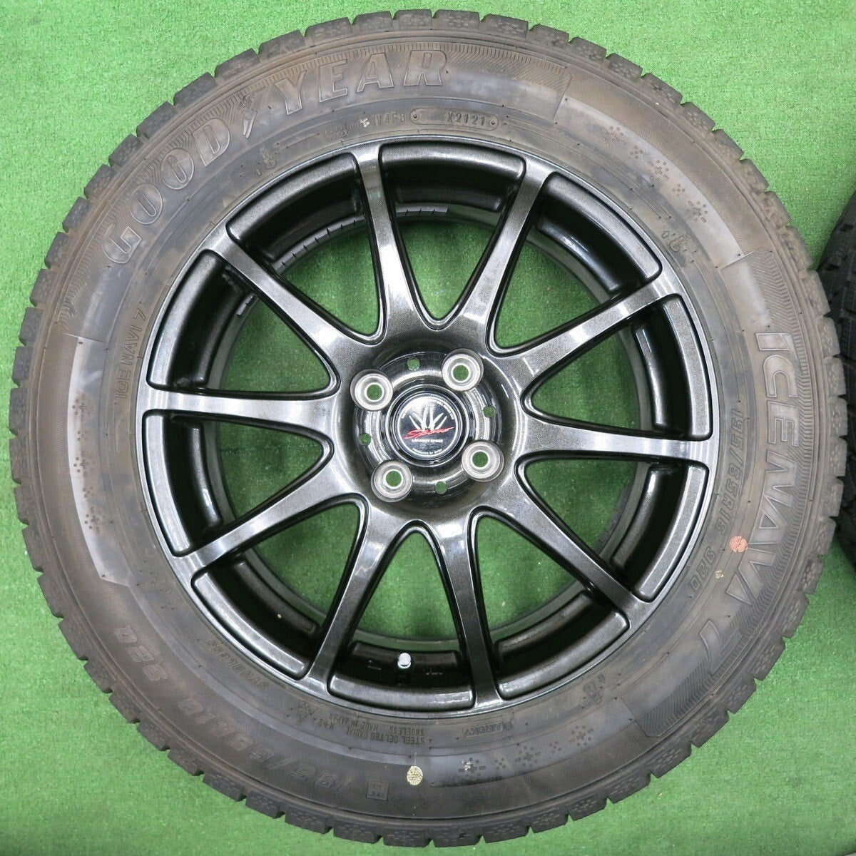 バリ溝!21年!キレイ!9.5分★LOXARNY SPORT BADX 195/65R16 スタッドレス グッドイヤー アイスナビ7 ロクサーニ 16インチ PCD100/4H★4122906NJス