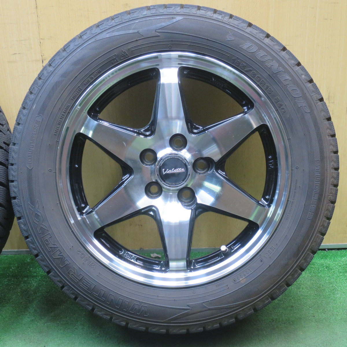 バリ溝!23年!9.5分以上★シエンタ 等 185/60R15 スタッドレス ダンロップ ウインターマックス WM02 Valette 15インチ PCD100/5H★5093002NJス