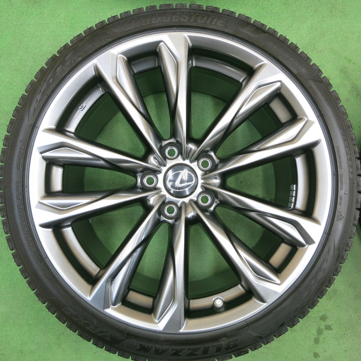 センサー付!バリ溝!21年!キレイ!9.5分★レクサス IS Fスポーツ 純正 235/40R19 265/35R19 スタッドレス ブリヂストン ブリザック VRX3 19インチ PCD114.3/5H★5042802TTス