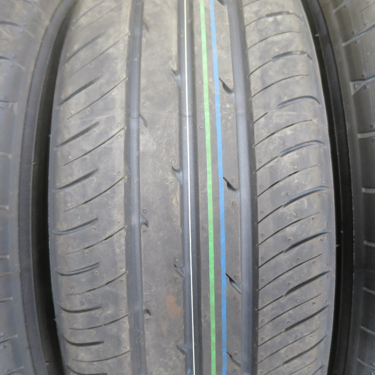 新車外し!25年★185/65R15 トーヨー ナノエナジー J67 タイヤ 15インチ シエンタ アクア フリード デミオ 等★6022302NKノタ
