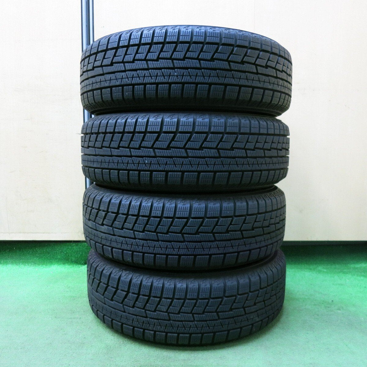 バリ溝!22年!9.5分以上★スタッドレス 175/65R14 ヨコハマ アイスガード iG60 Fang ファング 14インチ PCD100/4H★5013003SYス