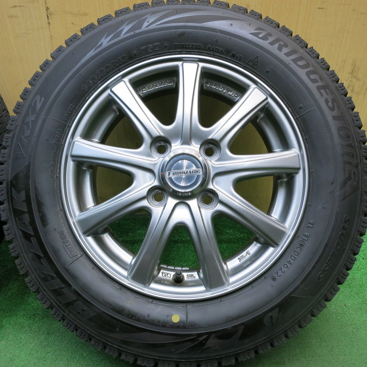 バリ溝!22年!キレイ!9.5分★スタッドレス 145/80R13 ブリヂストン ブリザック VRX2 EUROMAGIC ユーロマジック 13インチ PCD100/4H★5062707AKス