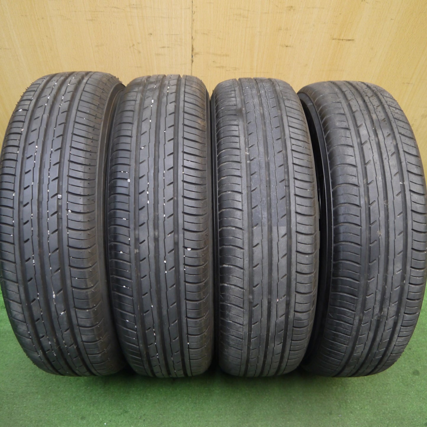 4本価格!23年★155/65R14 ヨコハマ BluEarth-ES ES32 スチール ホイール 14インチ PCD100/4H★5051406Hノ