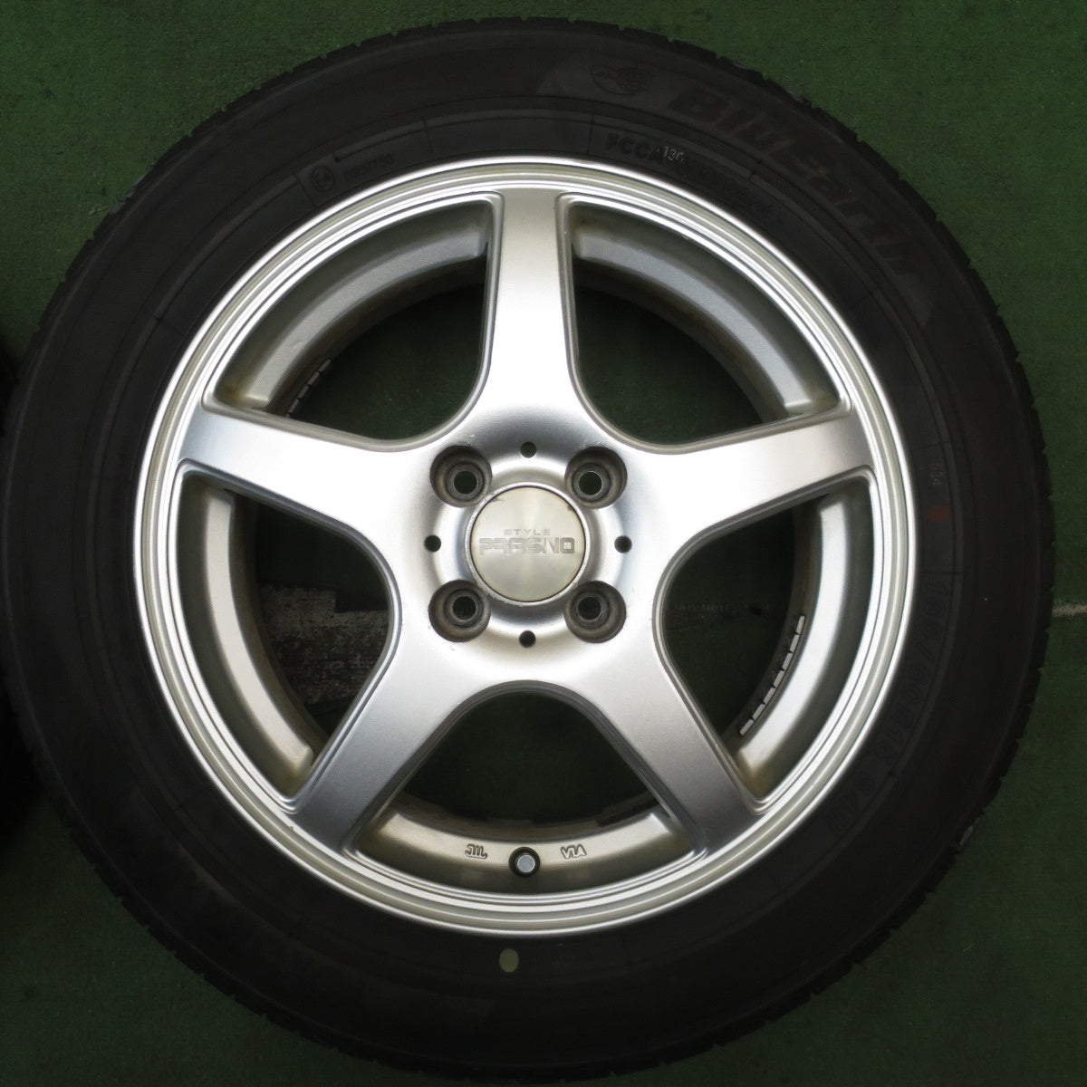 バリ溝!24年!8.5分★185/60R15 ブリヂストン ブルーアース AE01F STYLE PRASINO スタイル プラシノ 15インチ PCD100/4H★5082905NJノ